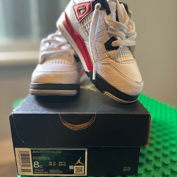 Jordan 4 Retro - Picture 1 of 5